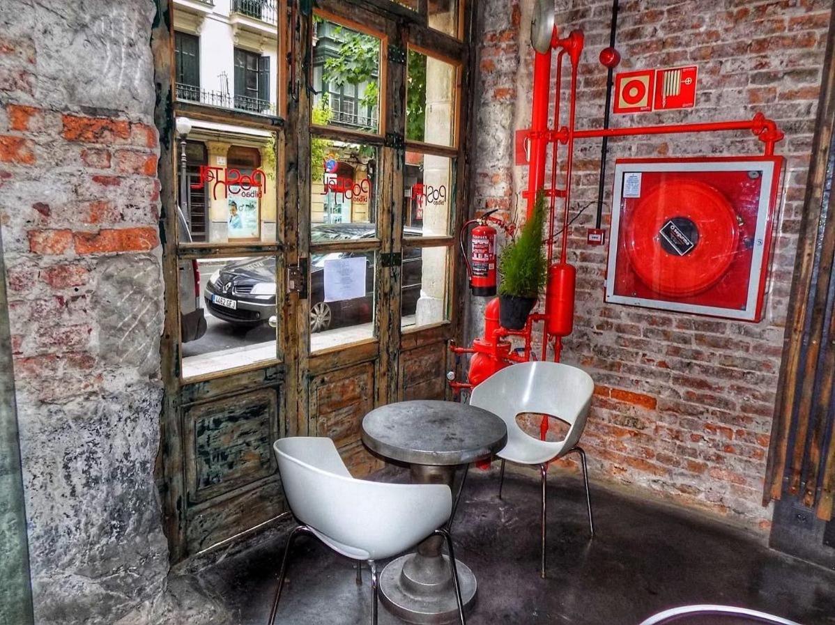 Poshtel Bilbao - Premium Hostel Εξωτερικό φωτογραφία