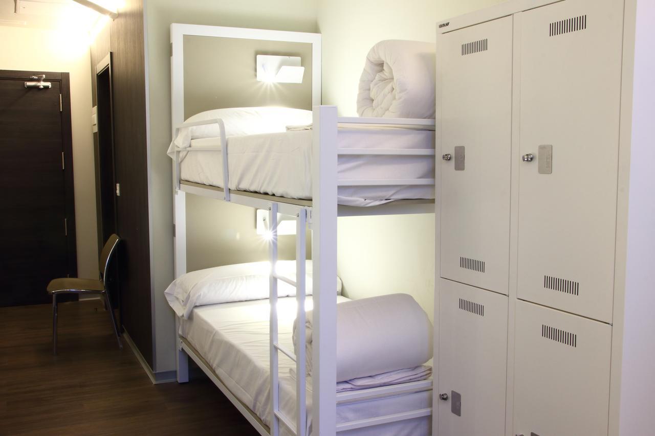 Poshtel Bilbao - Premium Hostel Εξωτερικό φωτογραφία