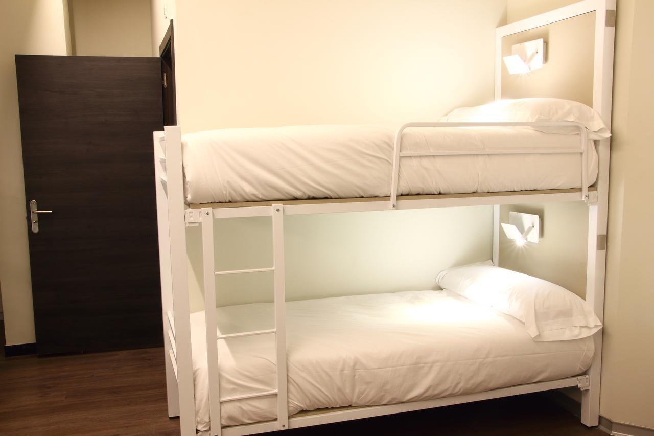 Poshtel Bilbao - Premium Hostel Εξωτερικό φωτογραφία