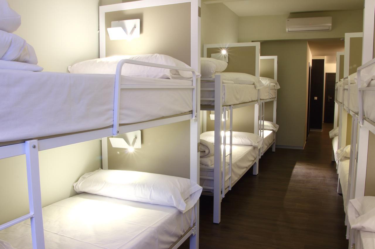 Poshtel Bilbao - Premium Hostel Εξωτερικό φωτογραφία