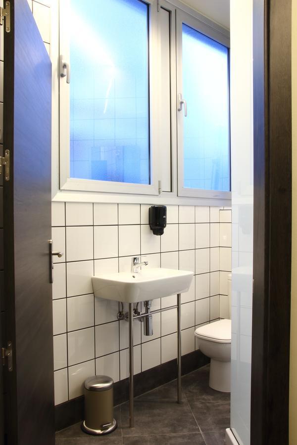 Poshtel Bilbao - Premium Hostel Εξωτερικό φωτογραφία