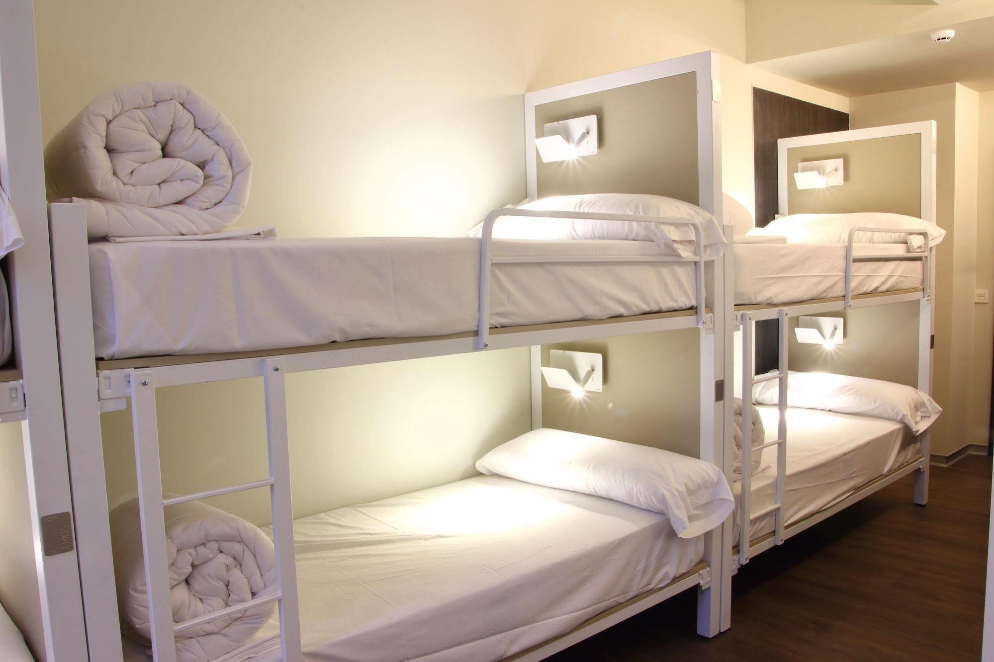 Poshtel Bilbao - Premium Hostel Εξωτερικό φωτογραφία