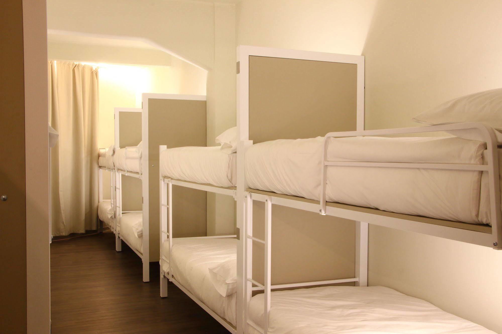 Poshtel Bilbao - Premium Hostel Εξωτερικό φωτογραφία