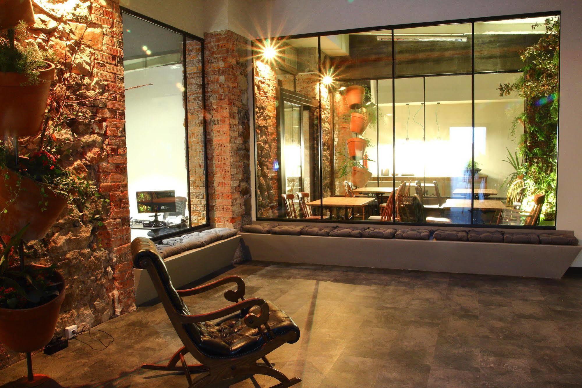 Poshtel Bilbao - Premium Hostel Εξωτερικό φωτογραφία